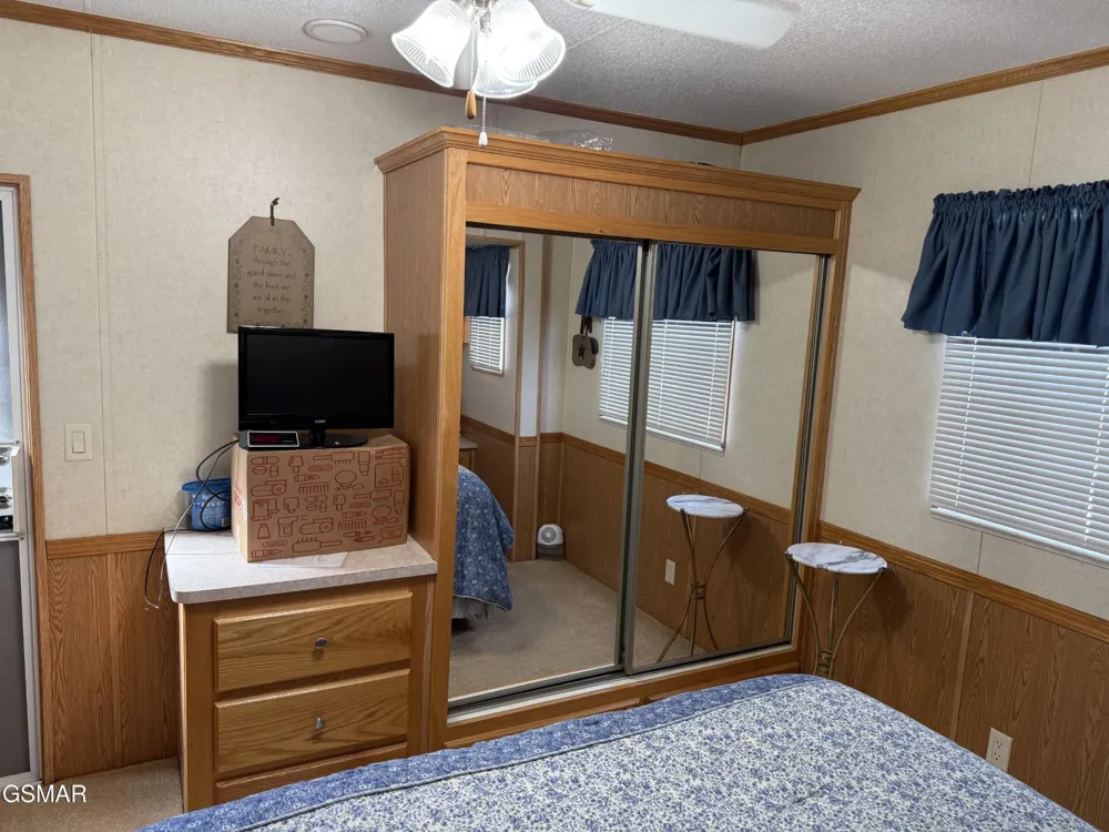 4229 E Parkway Gatlinburg, TN 37738