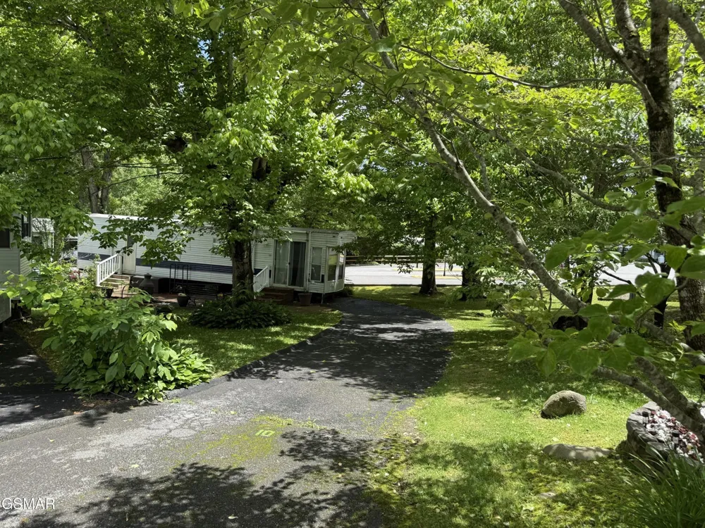 4229 E Parkway Gatlinburg, TN 37738