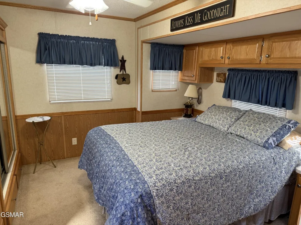 4229 E Parkway Gatlinburg, TN 37738