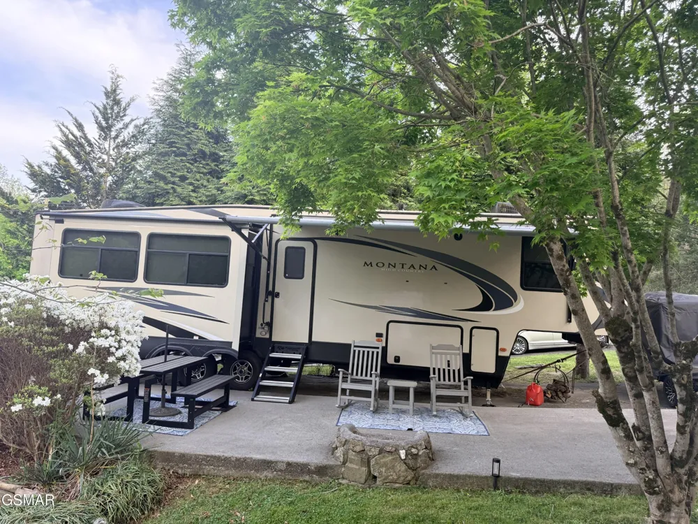 4229 E Parkway Gatlinburg, TN 37738