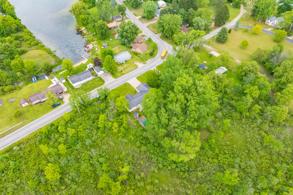 2038 E Bristol Road E Johnstown Township, MI 49050