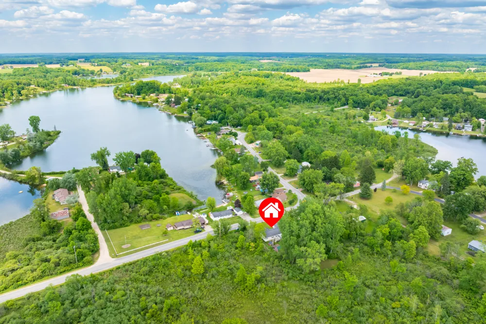 2038 E Bristol Road E Johnstown Township, MI 49050