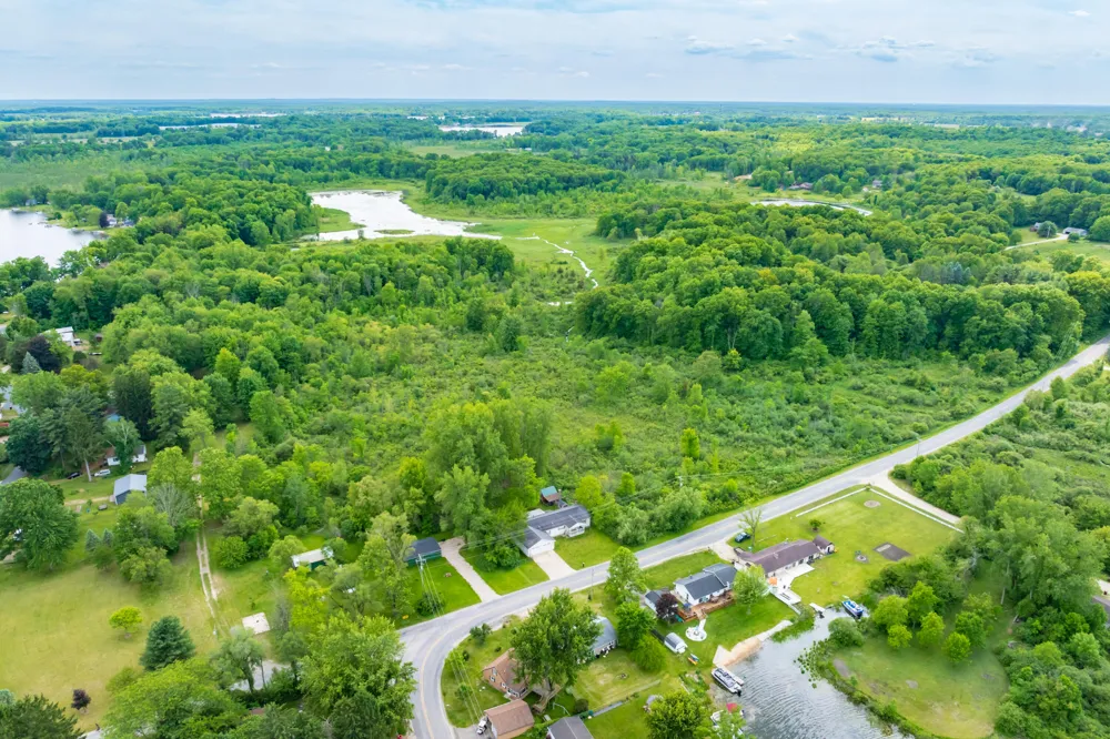 2038 E Bristol Road E Johnstown Township, MI 49050