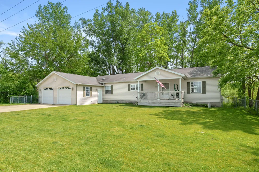 2038 E Bristol Road E Johnstown Township, MI 49050