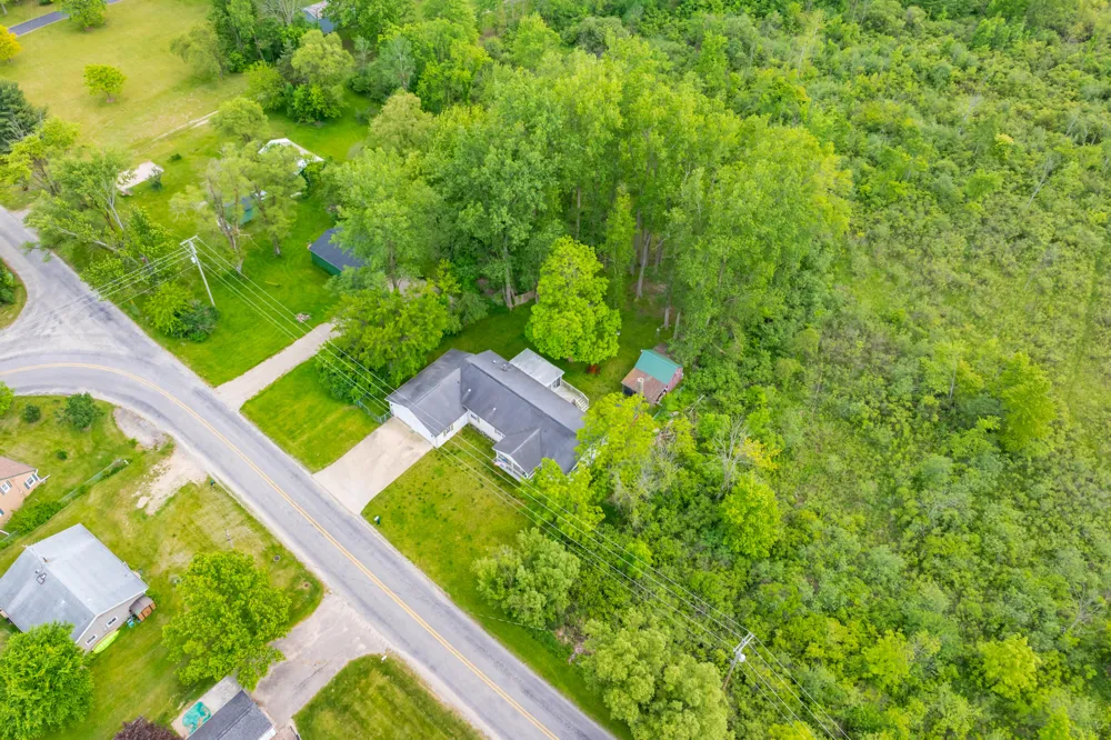 2038 E Bristol Road E Johnstown Township, MI 49050