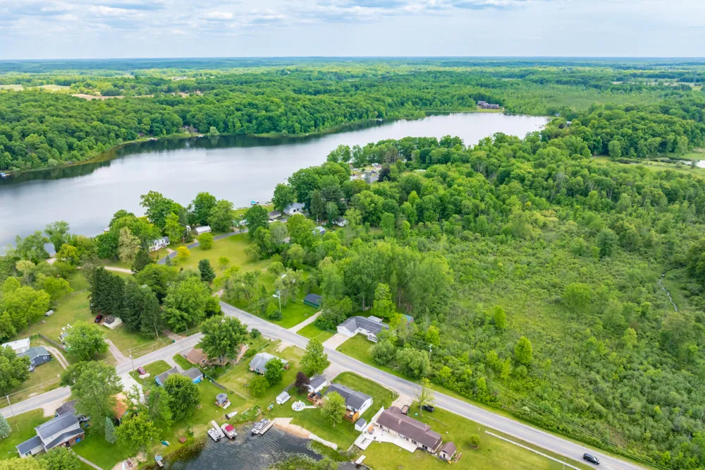 2038 E Bristol Road E Johnstown Township, MI 49050