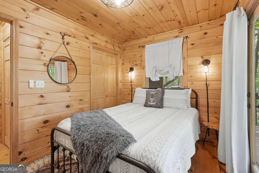 1564 Big Ben RD Ellijay, GA 30540