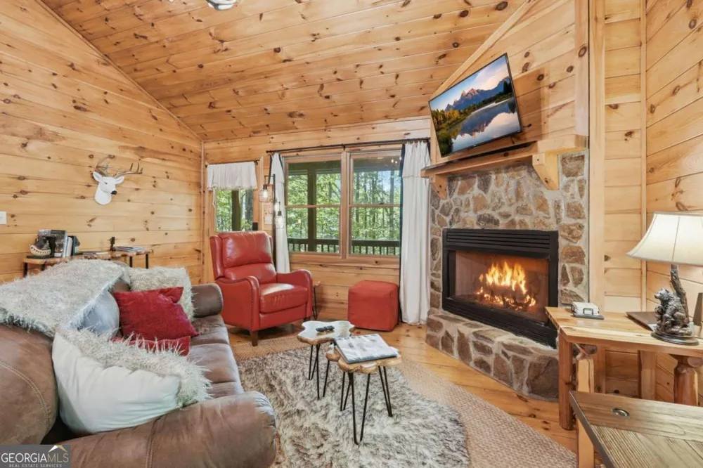 1564 Big Ben RD Ellijay, GA 30540