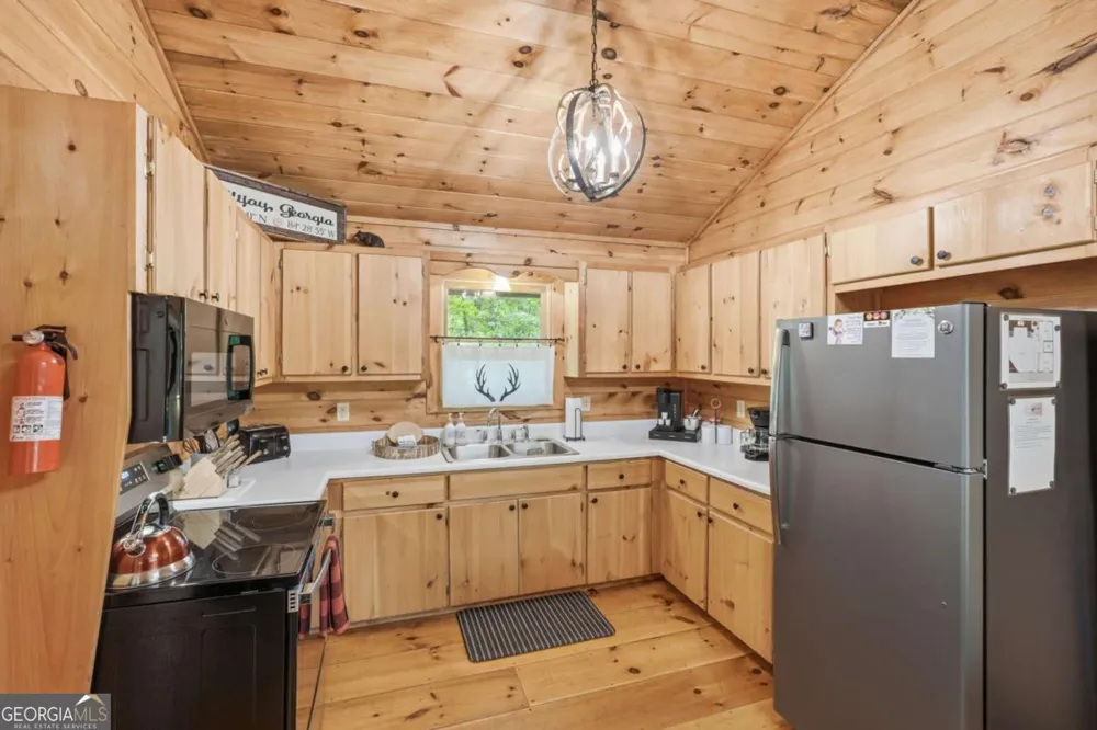 1564 Big Ben RD Ellijay, GA 30540