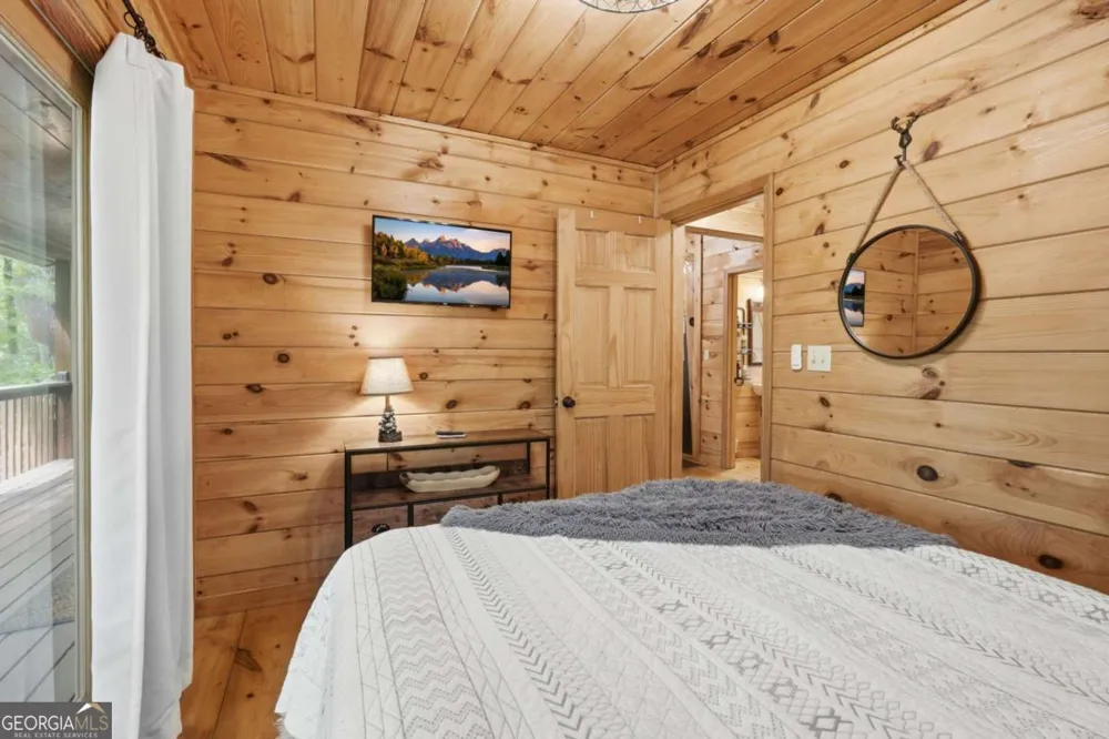 1564 Big Ben RD Ellijay, GA 30540