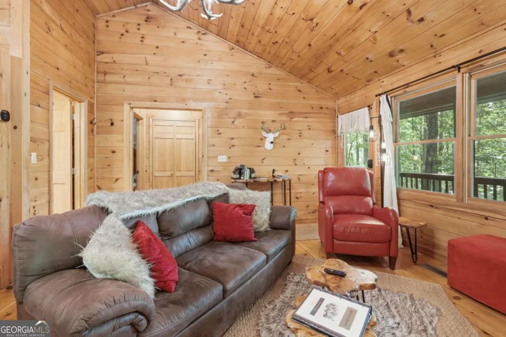 1564 Big Ben RD Ellijay, GA 30540