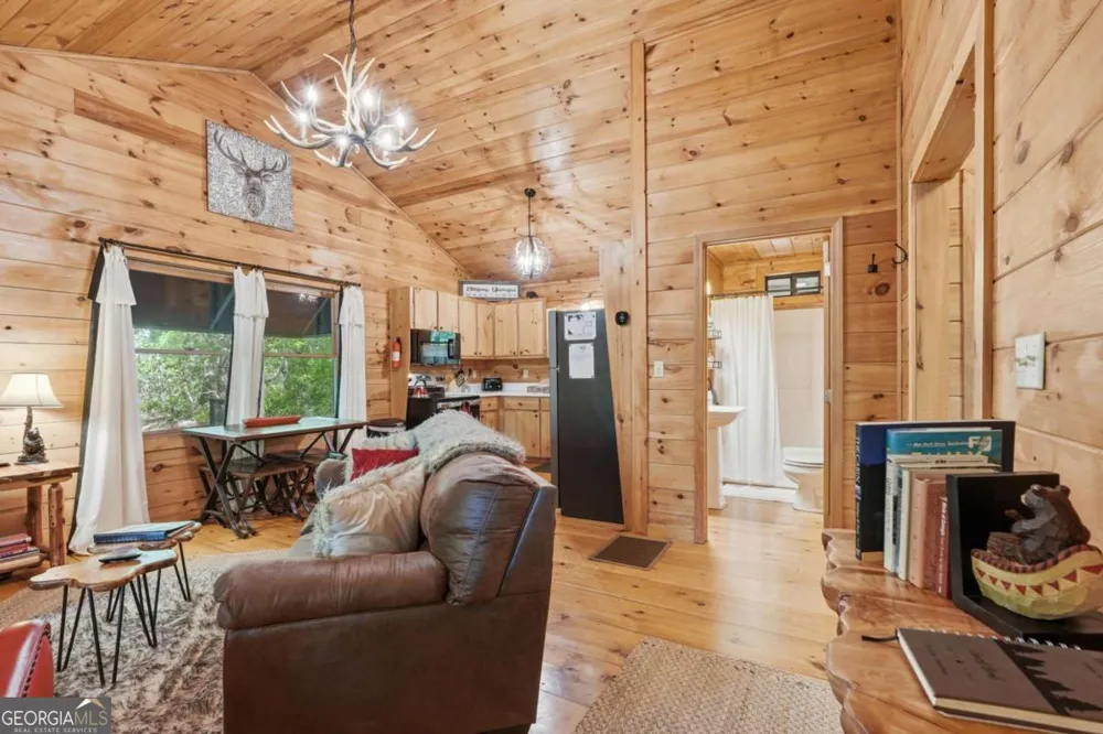 1564 Big Ben RD Ellijay, GA 30540