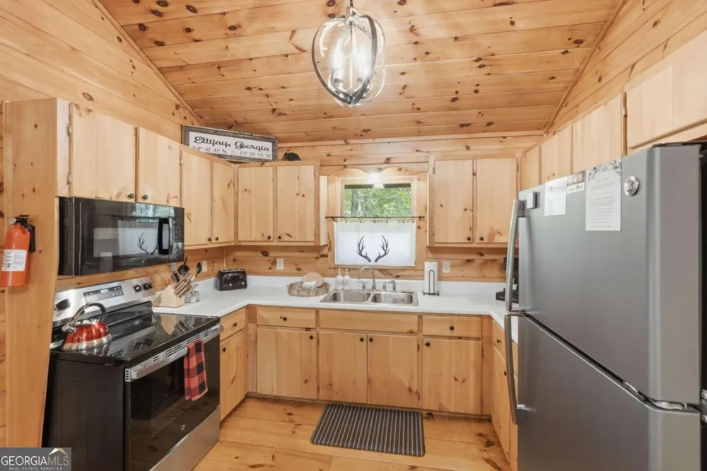 1564 Big Ben RD Ellijay, GA 30540