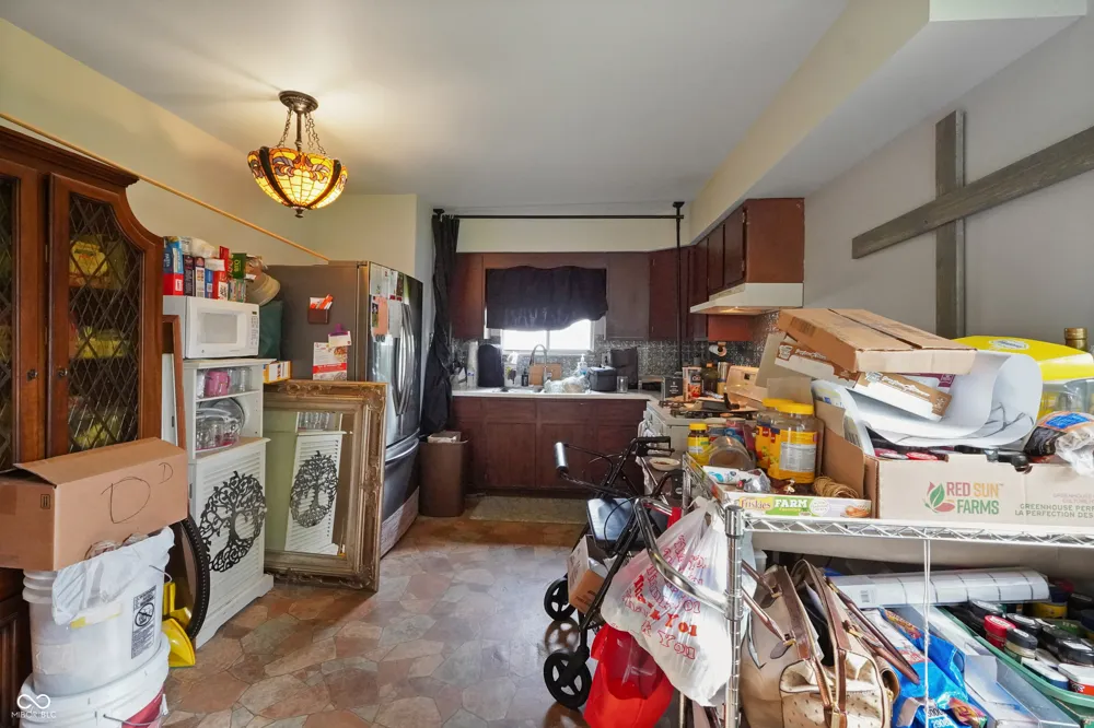1131 E Sixth Street Greenfield, IN 46140
