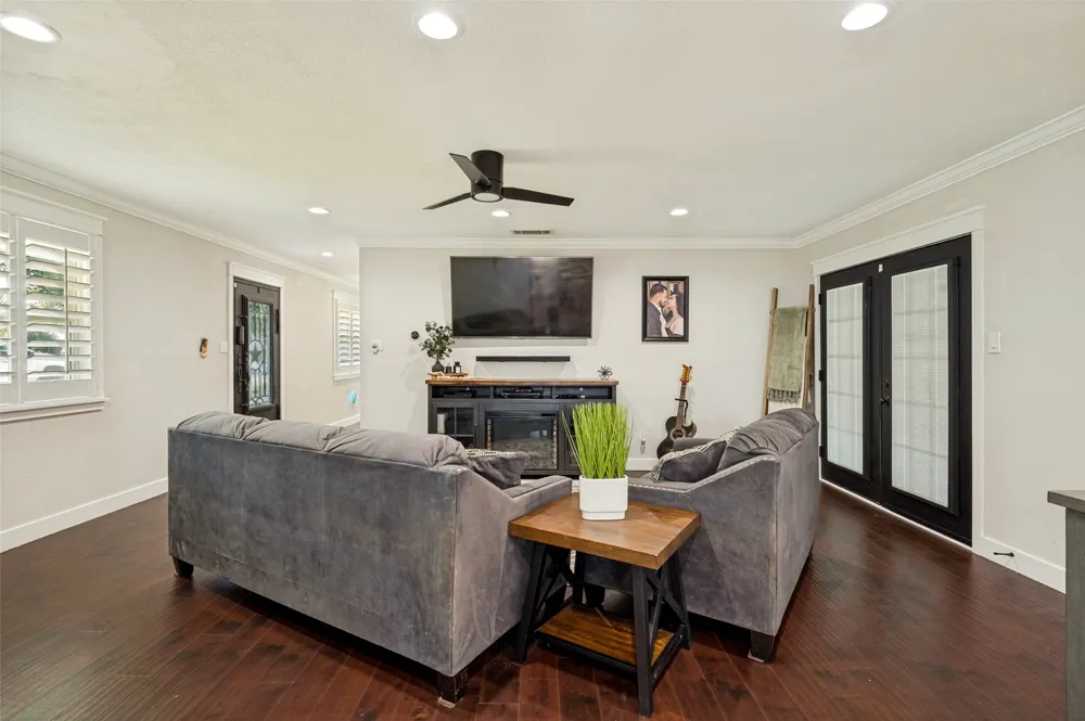 407 Floyd Street Waxahachie, TX 75165