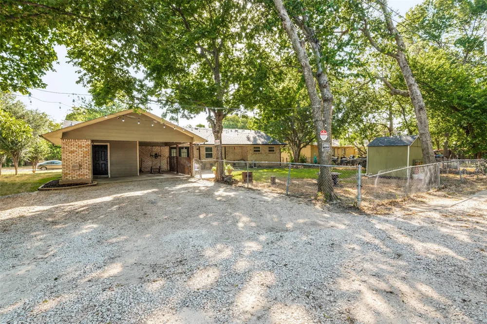 407 Floyd Street Waxahachie, TX 75165