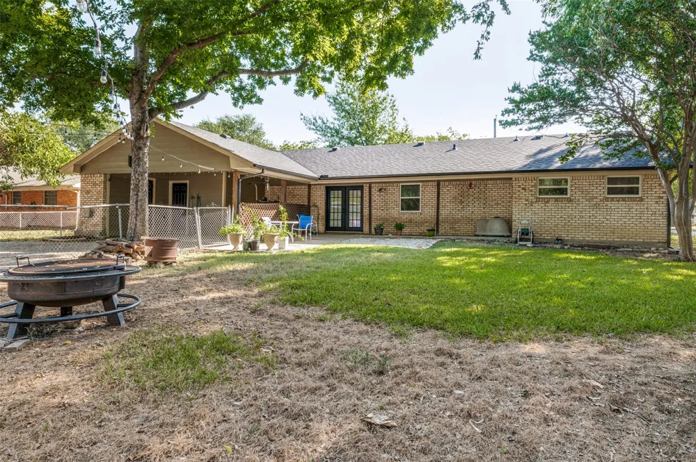407 Floyd Street Waxahachie, TX 75165
