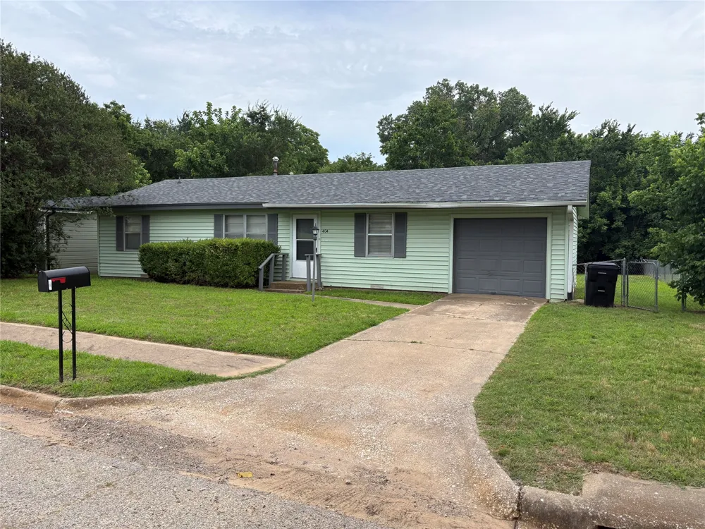 404 W Heron Street Denison, TX 75020