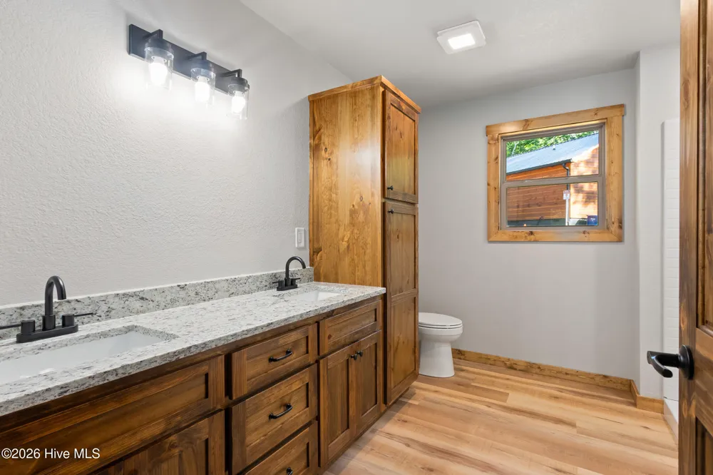 56 Oak Knob Drive Murphy, NC 28906