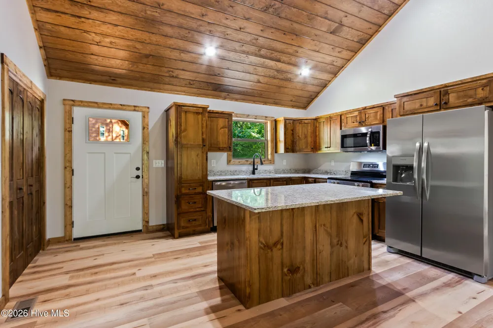 56 Oak Knob Drive Murphy, NC 28906
