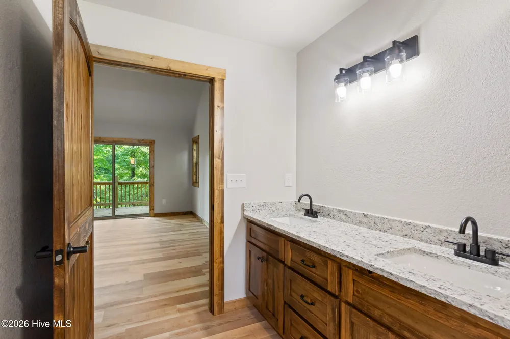 56 Oak Knob Drive Murphy, NC 28906