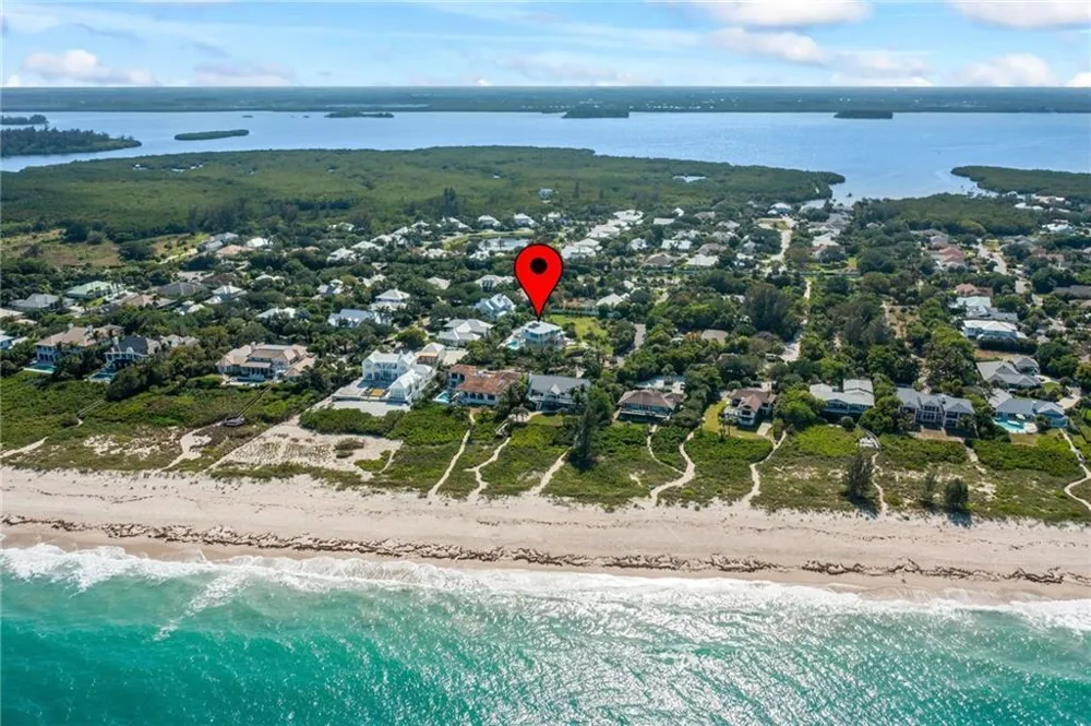 2275 Genesea Lane Vero Beach, FL 32963
