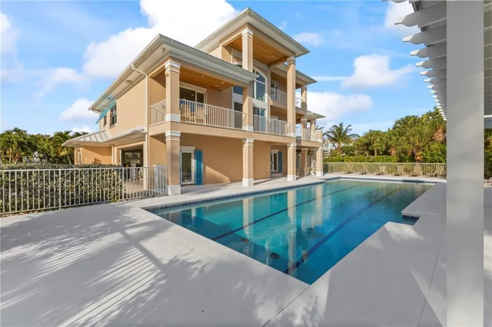 2275 Genesea Lane Vero Beach, FL 32963