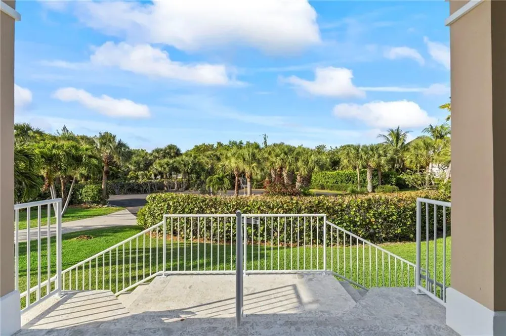 2275 Genesea Lane Vero Beach, FL 32963
