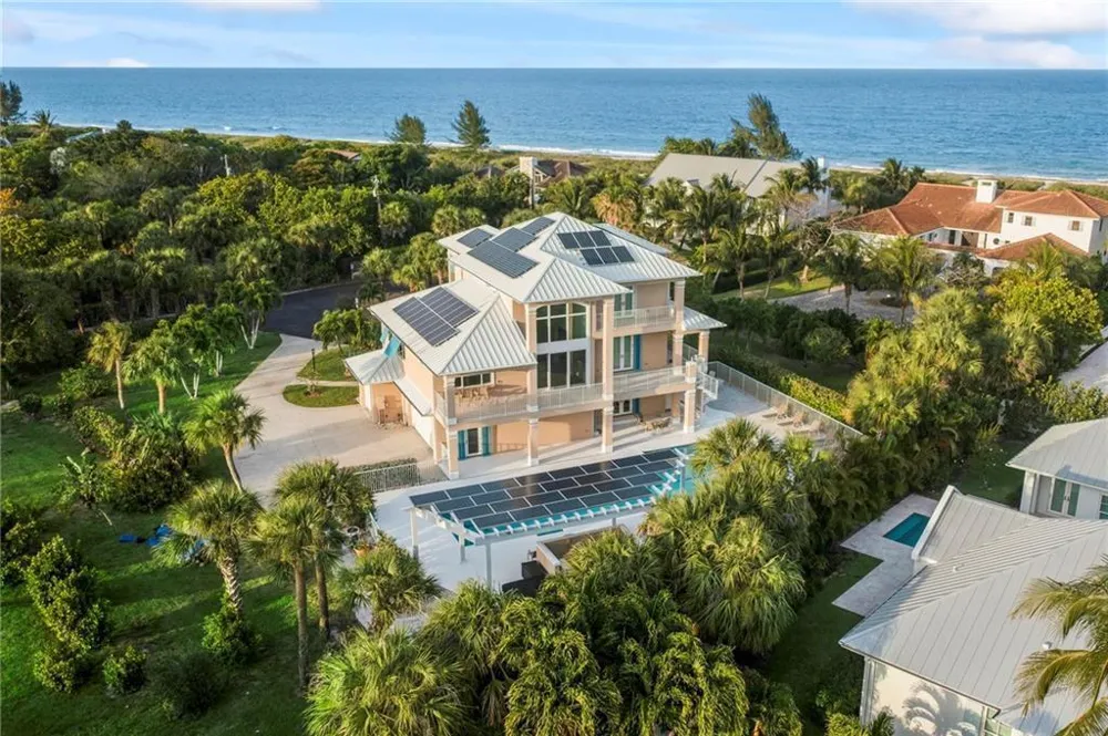 2275 Genesea Lane Vero Beach, FL 32963