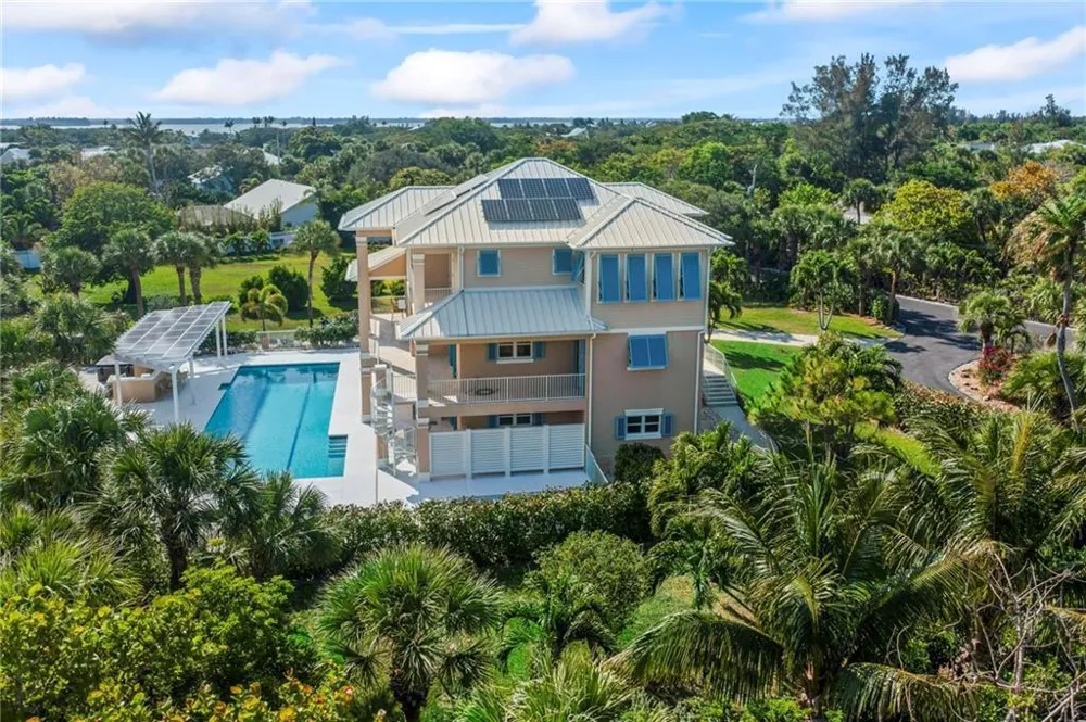 2275 Genesea Lane Vero Beach, FL 32963