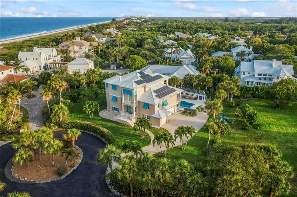 2275 Genesea Lane Vero Beach, FL 32963