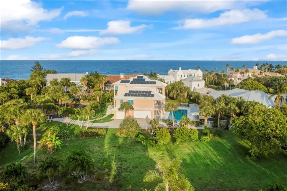 2275 Genesea Lane Vero Beach, FL 32963