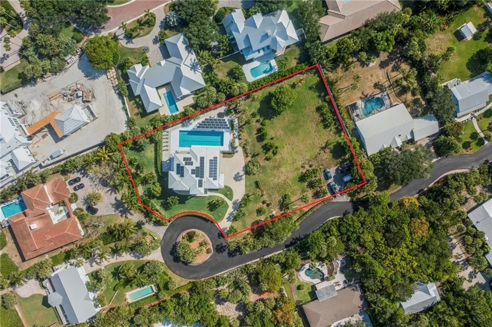 2275 Genesea Lane Vero Beach, FL 32963