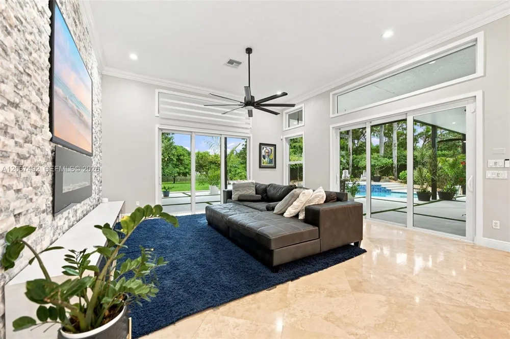 3829 Gulfstream Way Davie, FL 33328