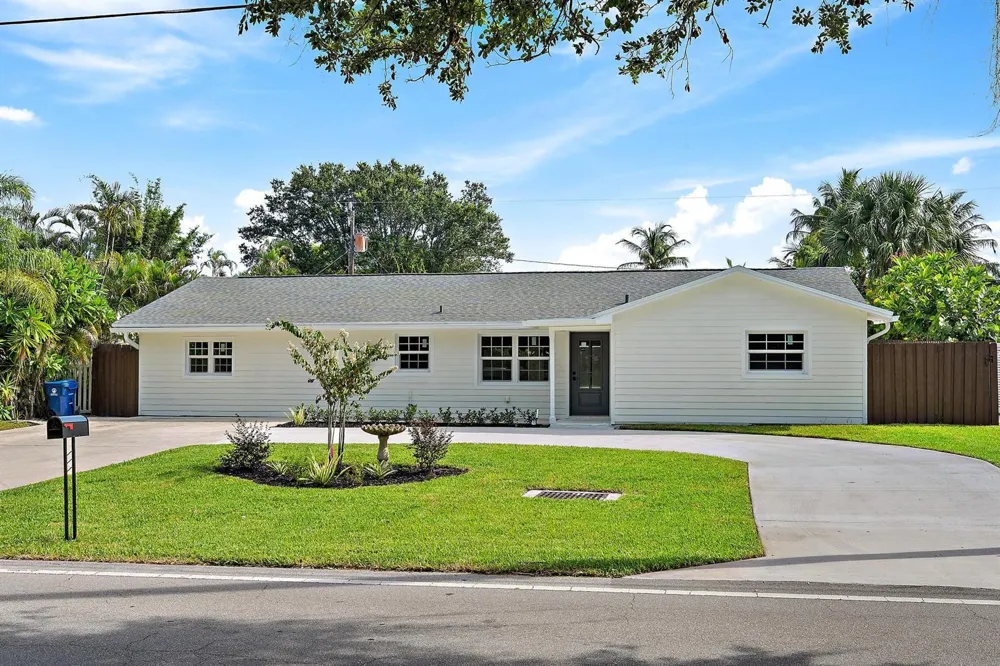 109 E RIVERSIDE DRIVE Jupiter, FL 33469