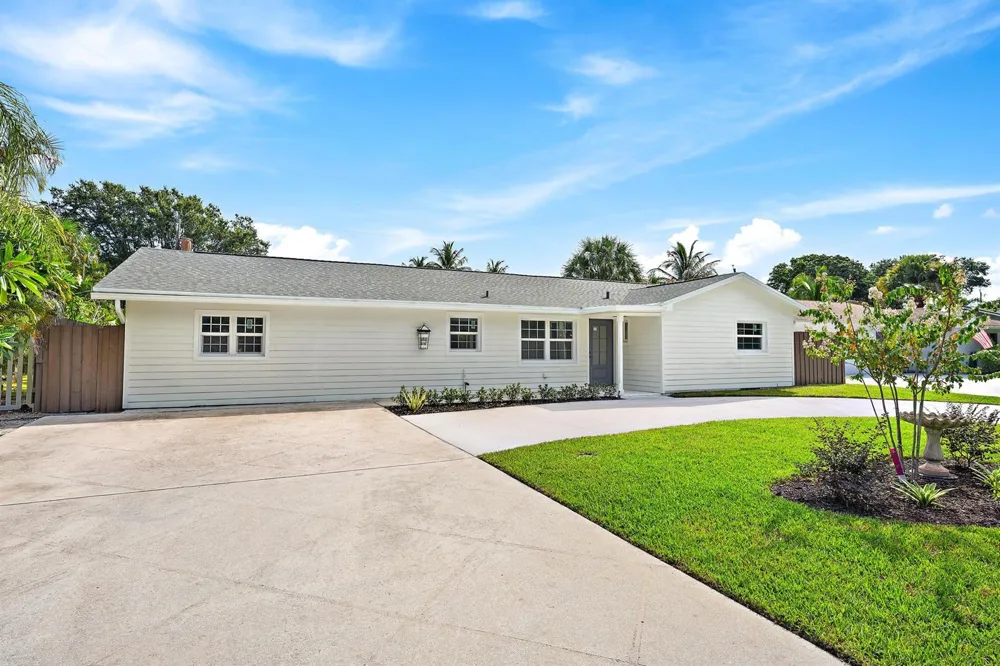 109 E RIVERSIDE DRIVE Jupiter, FL 33469