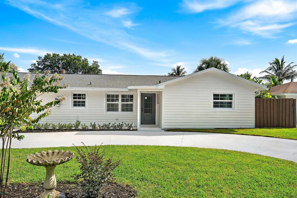 109 E RIVERSIDE DRIVE Jupiter, FL 33469
