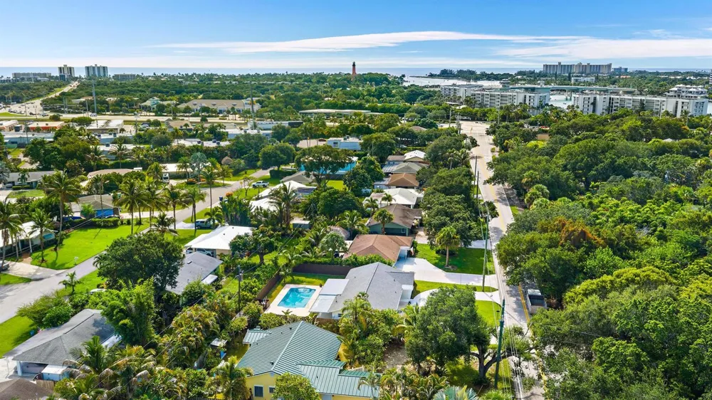 109 E RIVERSIDE DRIVE Jupiter, FL 33469