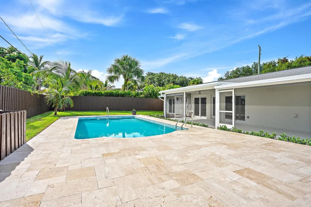 109 E RIVERSIDE DRIVE Jupiter, FL 33469