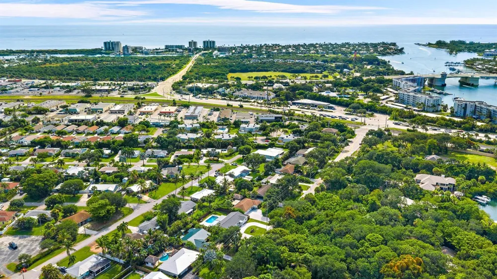 109 E RIVERSIDE DRIVE Jupiter, FL 33469
