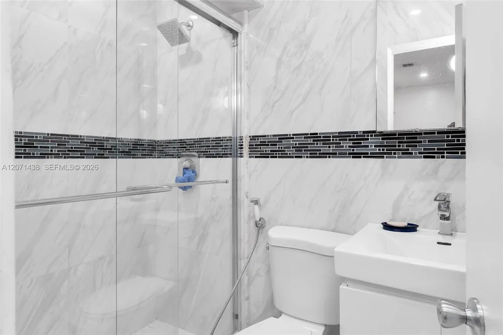 31 SW 58th Ct Miami, FL 33144