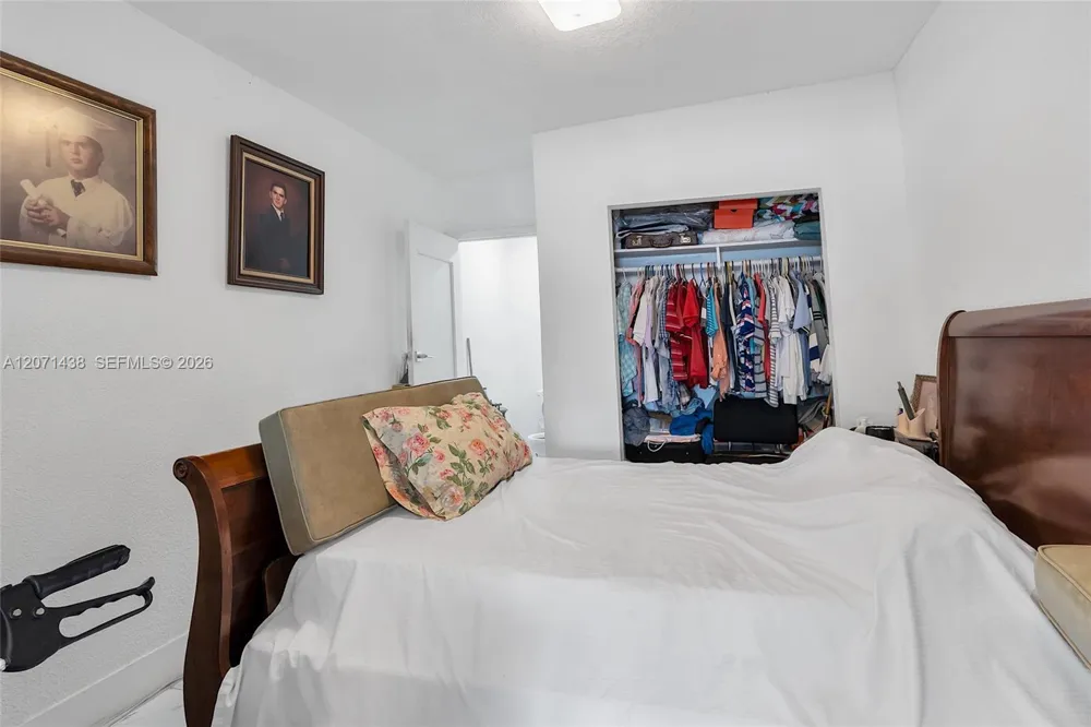 31 SW 58th Ct Miami, FL 33144