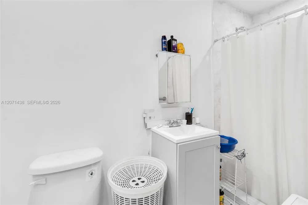 31 SW 58th Ct Miami, FL 33144