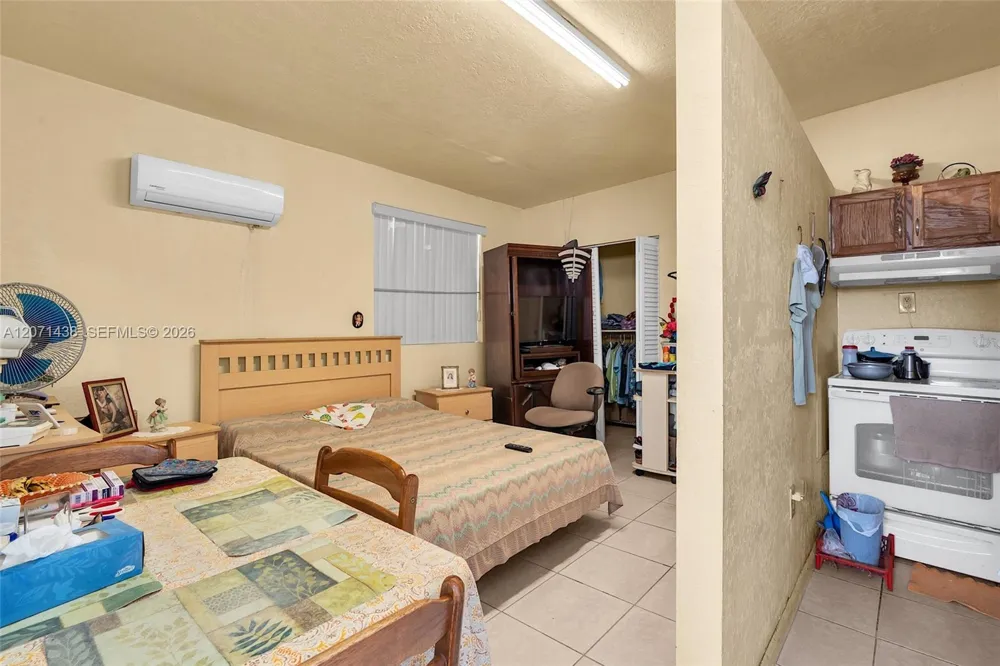 31 SW 58th Ct Miami, FL 33144