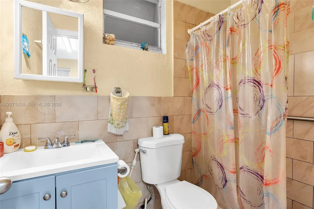 31 SW 58th Ct Miami, FL 33144