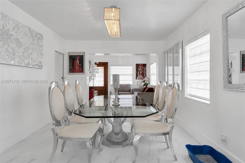 31 SW 58th Ct Miami, FL 33144