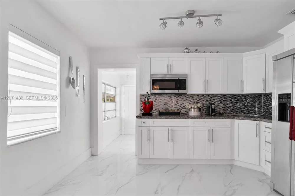 31 SW 58th Ct Miami, FL 33144