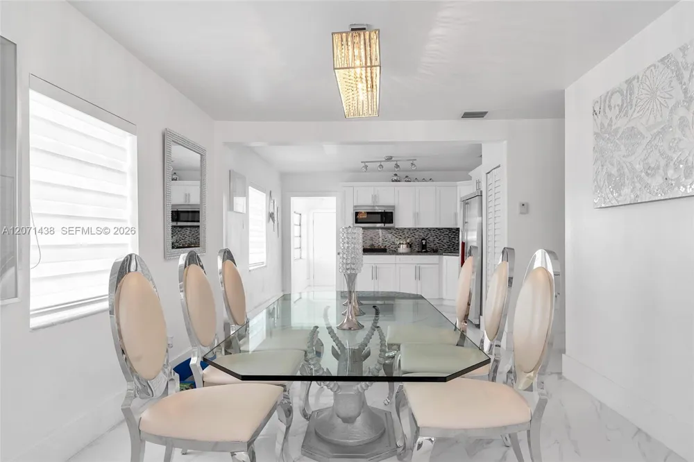 31 SW 58th Ct Miami, FL 33144