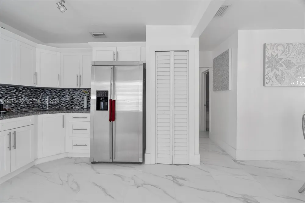 31 SW 58th Ct Miami, FL 33144