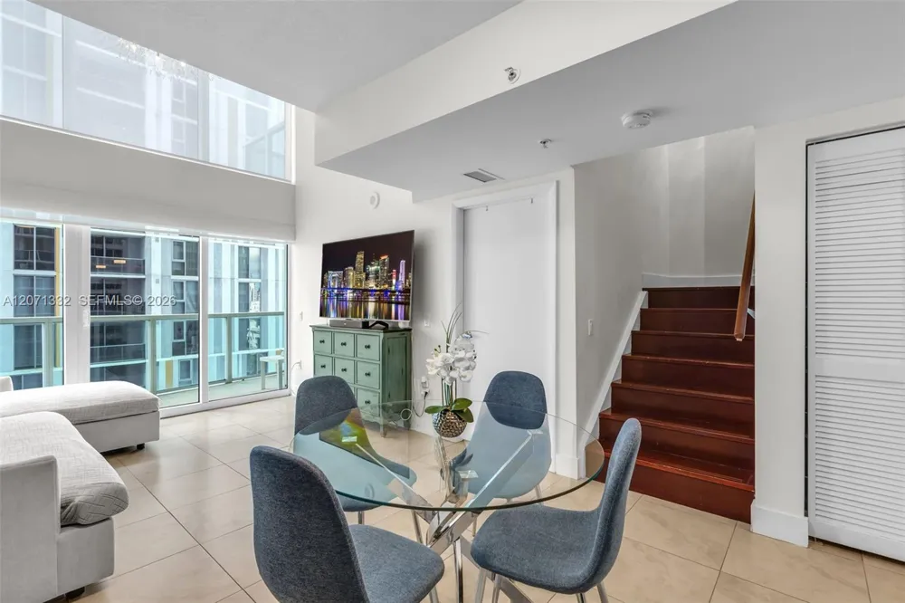 41 SE 5th St #908 Miami, FL 33131